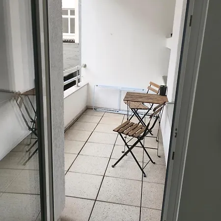 1-zimmer-appartment Mit Balkon In Zentraler Lage *
